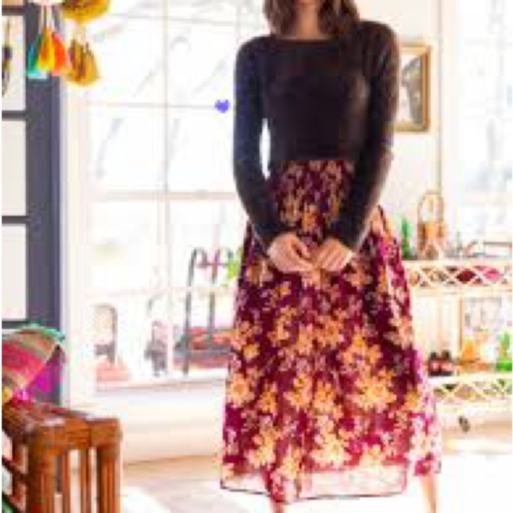 Natural life Meadow Smocked Midi Skirt - L/XL